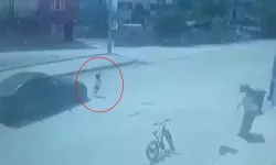 Caddeye koşarak çıkan 4 yaşındaki çocuğa otomobil çarptı