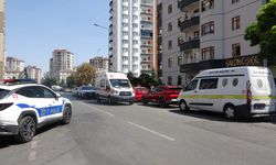 45 yaşındaki adam evinde tabancayla vurulmuş halde ölü bulundu