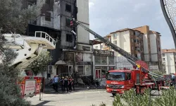 5 katlı binada korkutan yangın! 15 kişi dumandan etkilendi