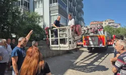 7 katlı binanın elektrik panosunda yangın çıktı, 5 kişi tahliye edildi