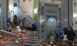 6.1'lik depremde hasar gören camiyi inceliyordu! Üzerine malzeme düşen adam hayatını kaybetti