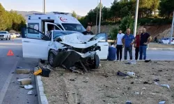 Hurdaya dönen otmobilin 75 yaşındaki sürücüsü hayatını kaybetti