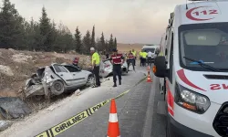2 otomobilin çarpıştığı kazada 3 kişi öldü, 3 kişi yaralandı
