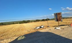 Akşamüstü güneşi faciaya sebep oldu: Araç tarlaya uçtu, 2 yaralı