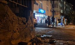 Alkollü sürücü dehşeti: Tekel bayisine daldı, kaçtı!