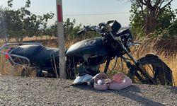 Aşırı yolcu faciası... Motosiklet savruldu: 6 kişi yaralandı!