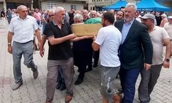 Kamyonetin devrildiği kazada aynı aileden 4 kişi hayatını kaybetti