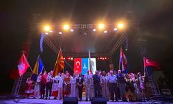 İzmir’de renklerin ve ritmin buluşması: Balkan Halk Dansları Festivali coşkusu