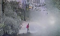 Balkonda dehşet: Pompalı tüfekle rastgele ateş açtı!