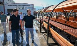 Bornova'nın parkları, kapalı banklarla donatılıyor