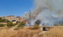 Elektrik direğinde patlama yangın çıkardı