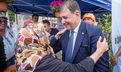 Emekliler, İzmir Büyükşehir'in yardımlarıyla nefes alıyor
