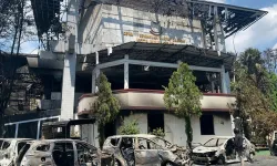 Endonezya’da hükümet binası ateşe verildi: 3 ölü, 5 yaralı