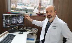 Prof. Dr. Enis Kuruoğlu kimdir, nereli, kaç yaşında, ne iş yapar?