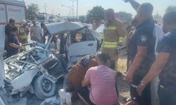 Feci kaza: Otomobil ile otobüs çarpıştı, karı koca hayatını kaybetti!