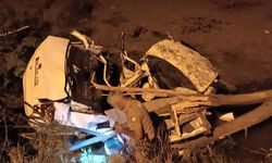 Feci kaza: Otomobil tarlaya uçtu, 1 ölü, 1 yaralı!