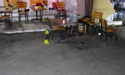 Gece yarısı dehşet! Kağıt toplayıcılar arasında sailhlı kavga: 2 yaralı!