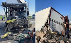 Halk otobüsü ile TIR çarpıştı: Çok sayıda yaralı var!