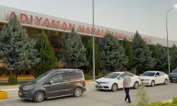 Havalimanında silahlı saldırı: Kurşunlar araca isabet etti