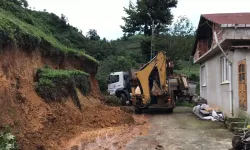 Sağanak yağışlar heyelana neden oldu