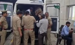 Hindistan'da traktörle konteyner kamyonu çarpıştı: 8 ölü, 45 yaralı