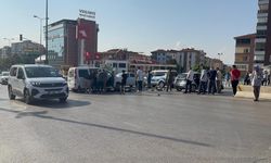 İntihar ihbarına giden sivil ekip aracı kaza yaptı: 2'si polis 3 yaralı