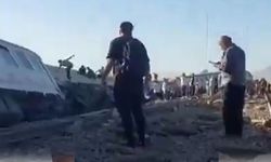 İran'da tren raydan çıktı! Çok sayıda yaralı var