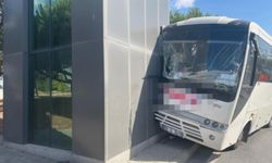 İşçileri taşıyan servis kaza yaptı: 16 kişi yaralandı