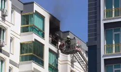 8 katlı binada yangın çıktı, 3 itfaiye eri dumandan etkilendi