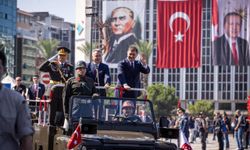 İzmirliler, Zafer Bayramı'nı coşku ve gururla kutluyor