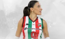 Karşıyaka filesinde Simay gitti