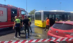 Kadıköy’de İETT otobüsünün motor kısmında yangın çıktı