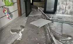 Kadın lokalinde korku dolu anlar: Asma tavan çöktü, işletme sahibi yaralandı