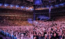 Ünlü grubun konserinde sıradışı ölüm! Polis seyirciden video istedi