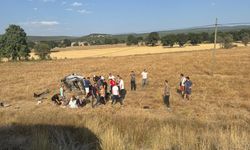 Korkunç kaza: Kontrolden çıkan araç tarlaya uçtu, bir ölü 5 yaralı!