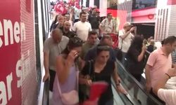 Gece yarısı sıraya girdiler: Hediye çeki için 8 saat kuyrukta beklediler