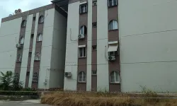 Merdiveni çöken apartmanda mahsur kalan 20 kişi tahliye edildi