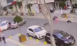 Otomobille çarpışan motosikletin sürücüsü kaza sonucu fırladı
