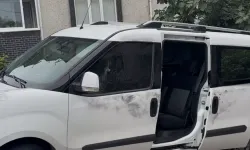 48 yaşındaki adam evinin önünde silahlı saldırıya uğradı