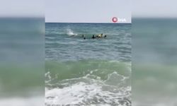 Denize giren kişi son anda ölümden döndü, cankurtaran imdadına yetişti