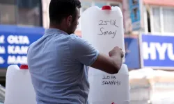 Sular kesildi, İzmirliler bidonlara hücum etti: Satışlar ikiye katlandı