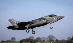 Tatbikatta kriz anı: İngiltere'ye ait F-35 savaş uçağı acil iniş yaptı