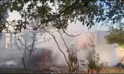 Tek katlı evde yangın çıktı, ev kullanılamaz hale geldi