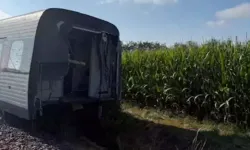 Danimarka'da trenin raydan çıktığı kazada 1 kişi ölü, 27 kişi yaralandı