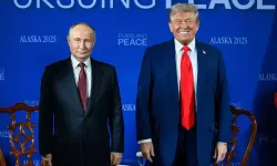 Trump ve Putin Alaska’da bir araya geldi: “Barışın peşinde” zirvesi başladı