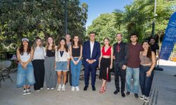 Varyant’taki Şato Binası, İzmirlilerin buluşma noktası oldu