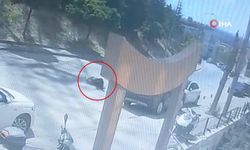 Motosikletin yaşlı kadına çarptığı kazanın görüntüleri ortaya çıktı