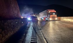 Yolculuk kâbusa döndü: Otobüs alev topuna döndü, 20 yolcu tahliye edildi!