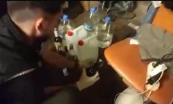 Zehir saçan şüpheli suçüstü yakalandı: Litrelerce etil alkol ele geçti!