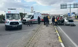 İki otomobilin çarpıştığı kazada 1 kişi öldü, 3 kişi yaralandı